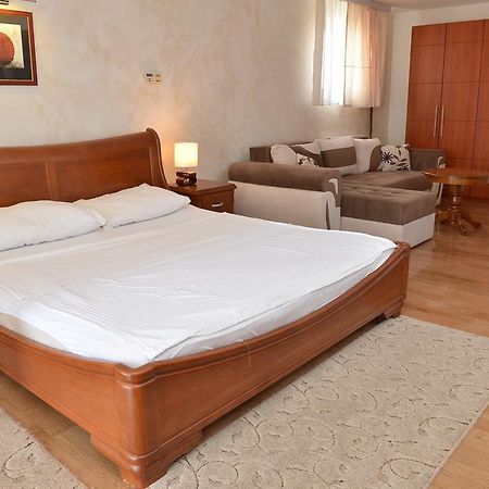 Apartment And Rooms In Club Indija المظهر الخارجي الصورة
