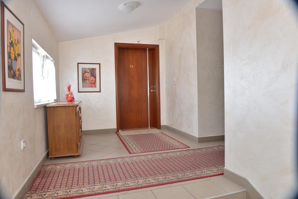 Apartment And Rooms In Club Indija المظهر الخارجي الصورة