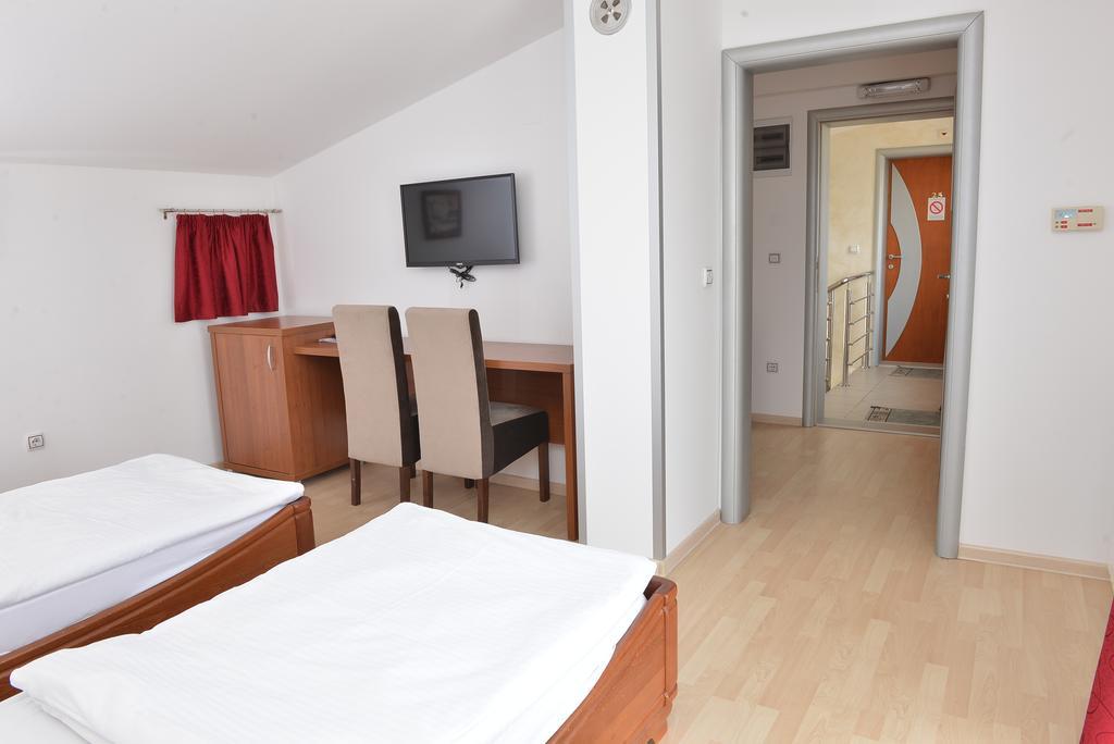 Apartment And Rooms In Club Indija المظهر الخارجي الصورة