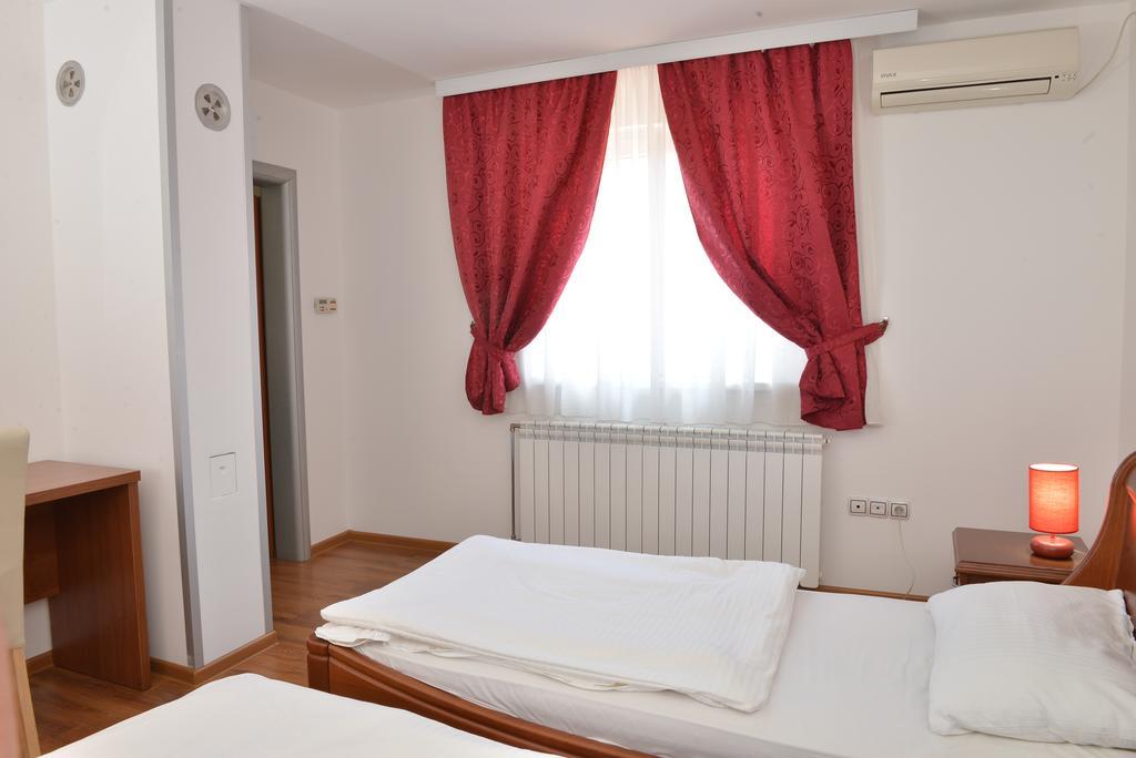 Apartment And Rooms In Club Indija المظهر الخارجي الصورة