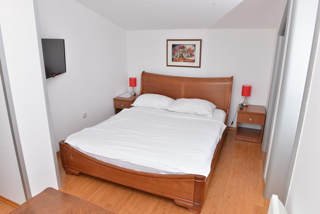 Apartment And Rooms In Club Indija المظهر الخارجي الصورة